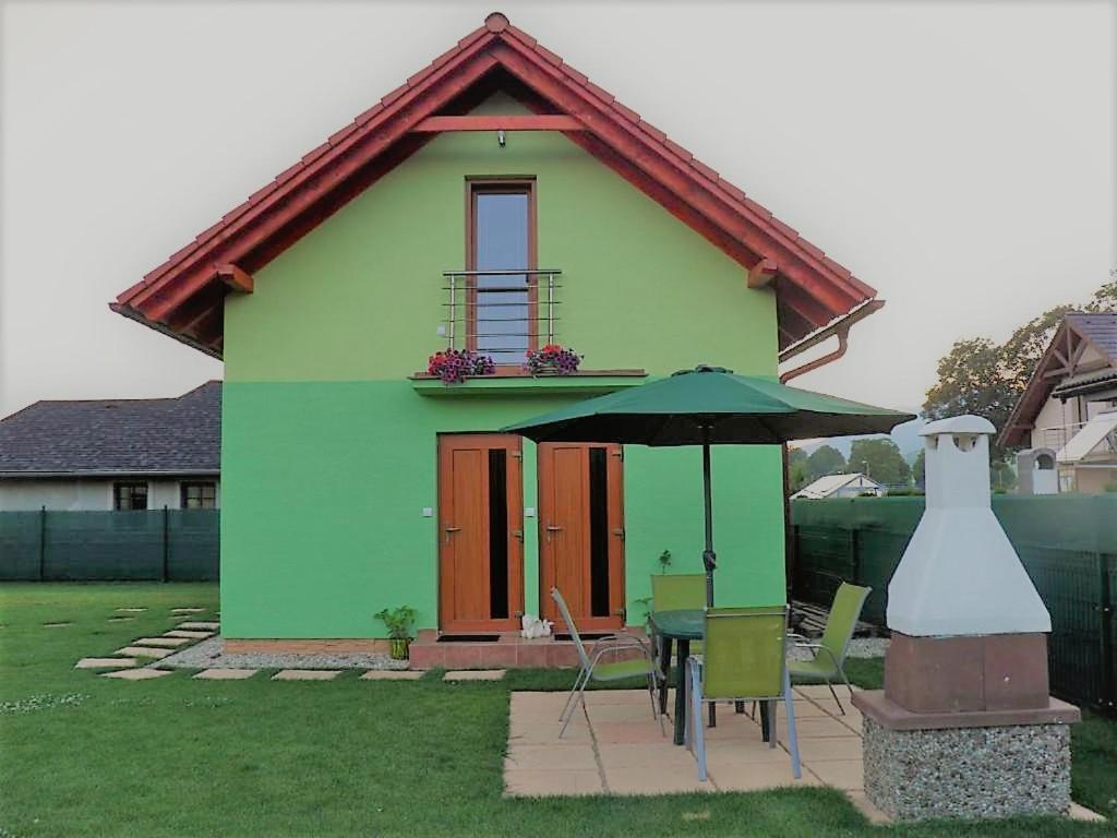 Green Cottage Besenova Exterior photo