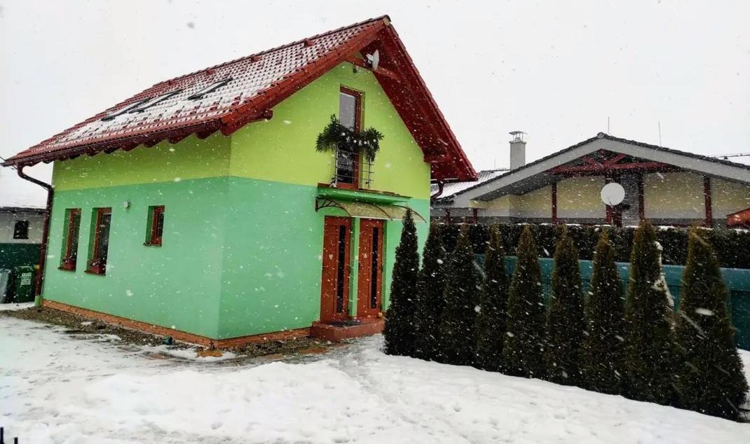 Green Cottage Besenova Exterior photo
